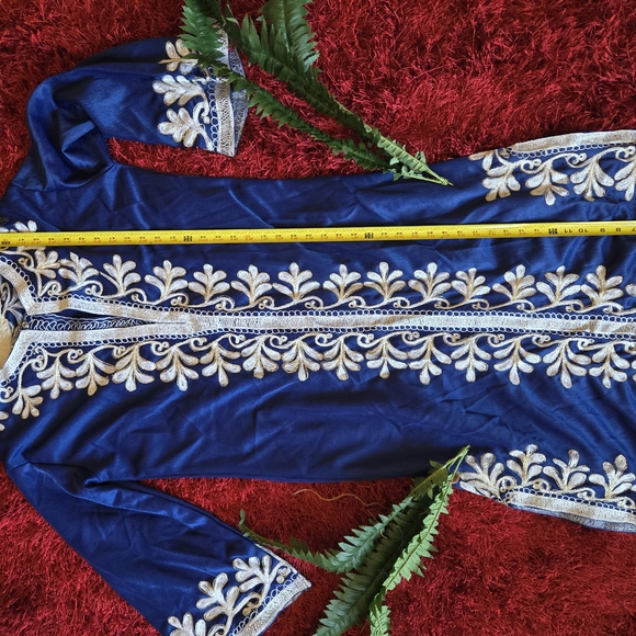 Elegant Blue Embroidered Kurta - Picture 3 of 5